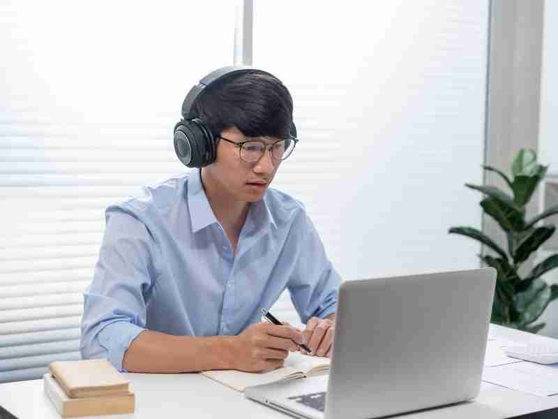 Mengenal Jenis dan Metode Les Online Saat Ini